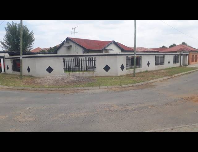 2 BEDROOM HOUSE FOR SALE IN ZAMDELA